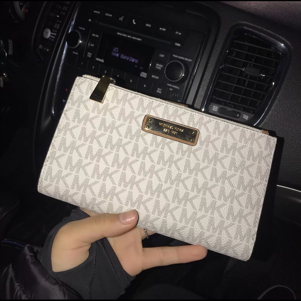 Michael Kors Wristlet